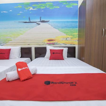 Reddoorz Near Hanoi Railway Station Buitenkant foto