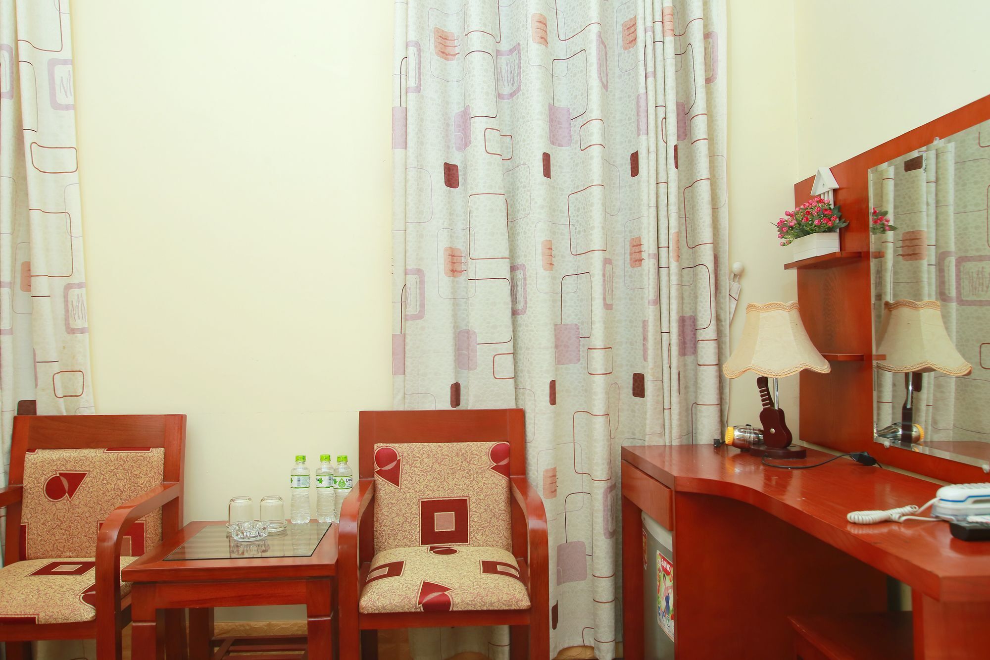 Reddoorz Near Hanoi Railway Station Buitenkant foto