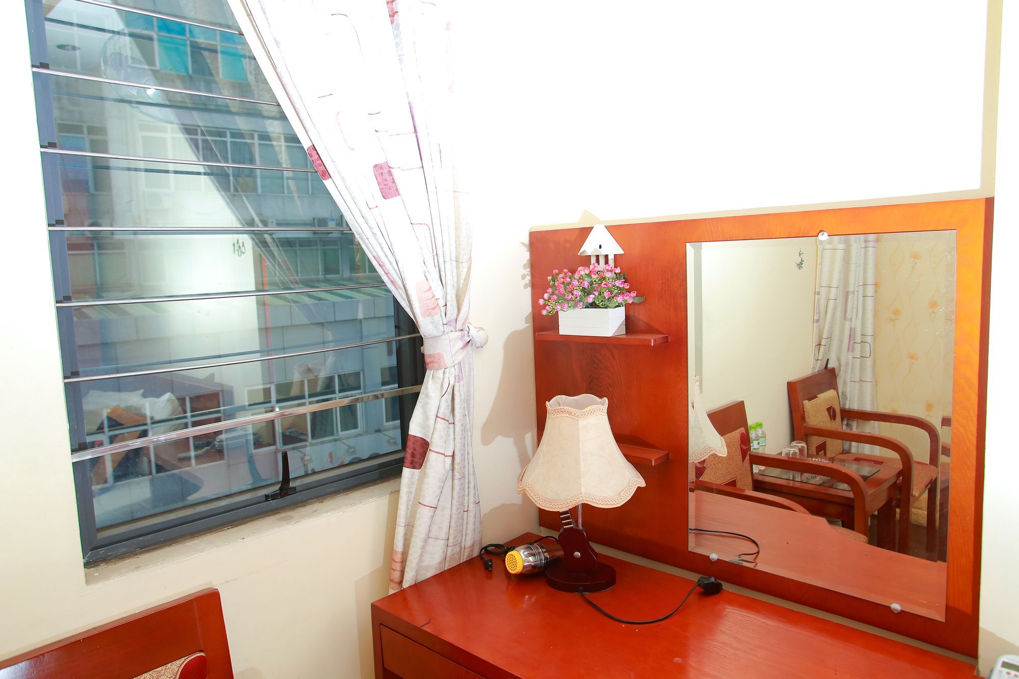 Reddoorz Near Hanoi Railway Station Buitenkant foto