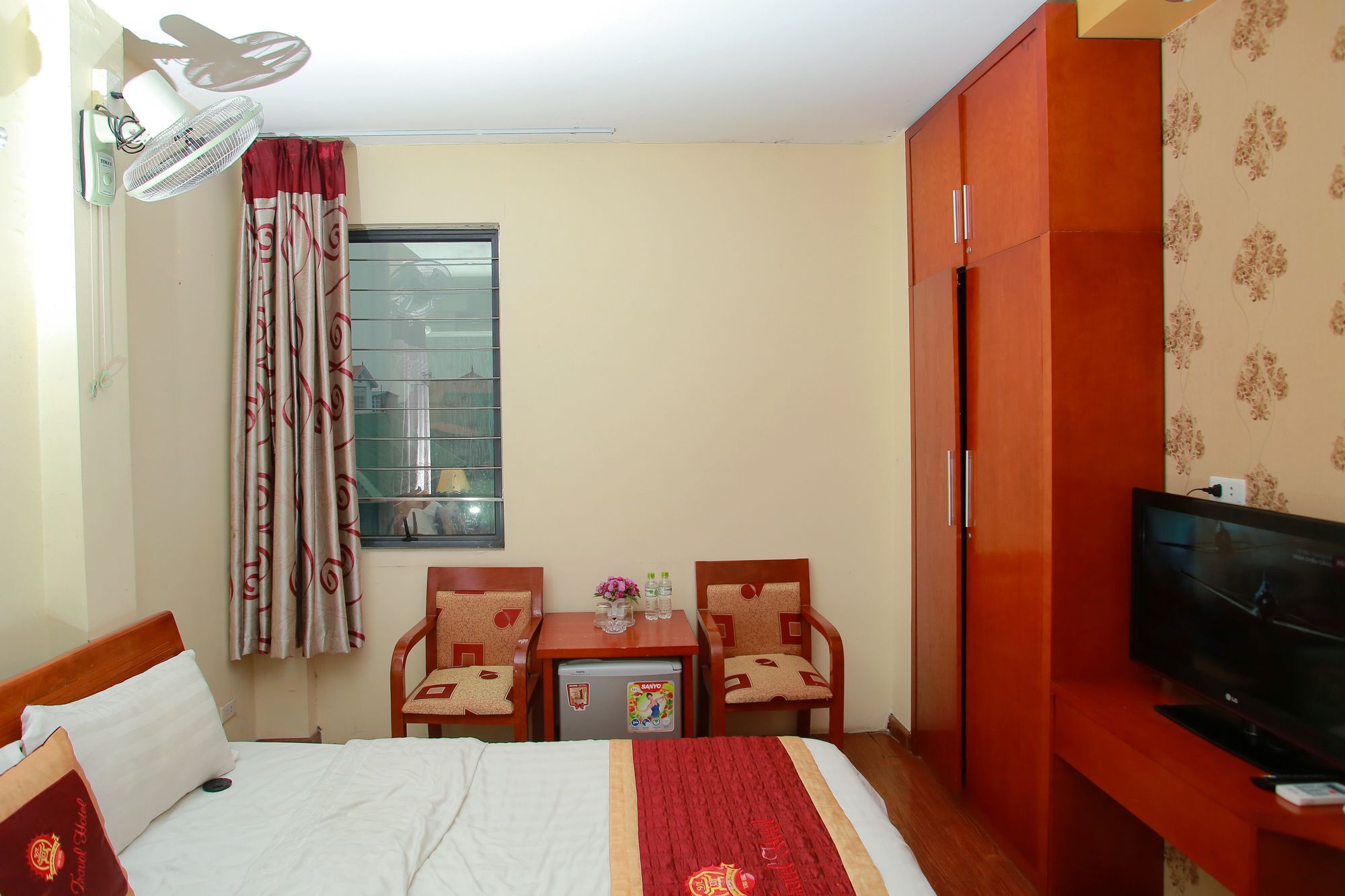 Reddoorz Near Hanoi Railway Station Buitenkant foto