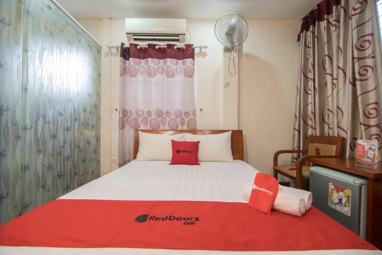 Reddoorz Near Hanoi Railway Station Buitenkant foto